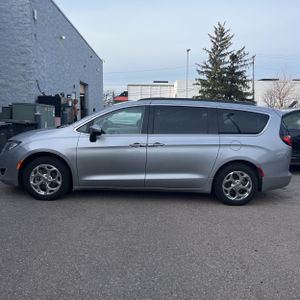 CHRYSLER VOYAGER LXI - 3