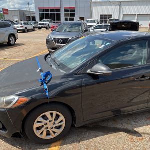 HYUNDAI ELANTRA SE - 2