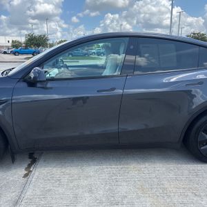 TESLA MODEL Y LONG RANGE - 4