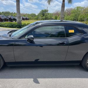 DODGE CHALLENGER SXT - 4