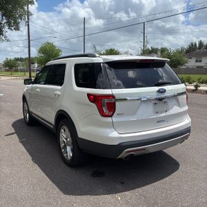 FORD EXPLORER XLT - 4