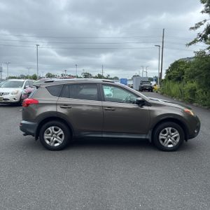 2015 Toyota RAV4 LE 照片 10