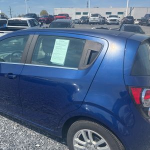 CHEVROLET SONIC LT - 6