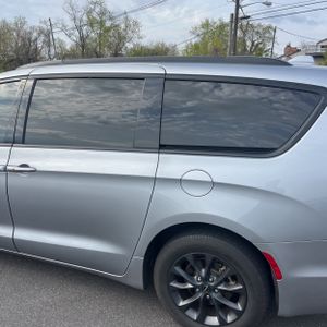CHRYSLER PACIFICA TOURING L - 6
