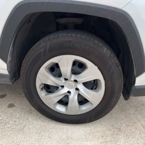 صورة مصغرة 20 لـ 2022 Toyota RAV4 LE