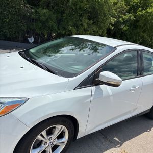 FORD FOCUS SE - 2