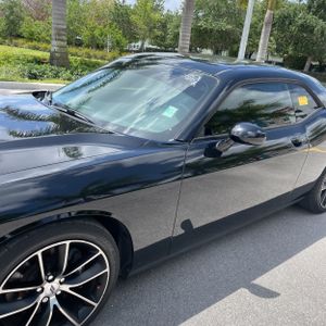 DODGE CHALLENGER SXT - 2