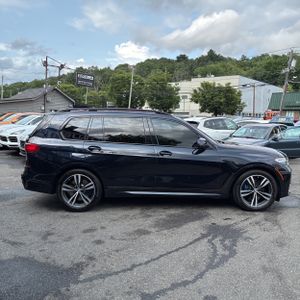 صورة 10 لـ 2021 BMW X7 M50I