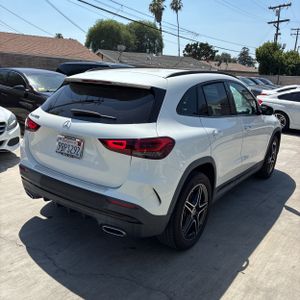 MERCEDES-BENZ GLA - 7