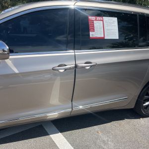 2017 Chrysler PACIFICA LIMITED — фото 4