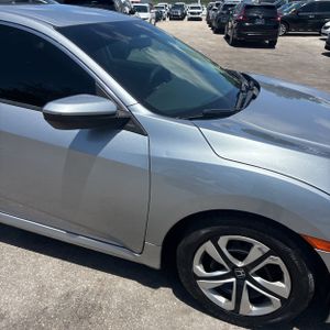 صورة مصغرة 13 لـ 2018 Honda CIVIC LX