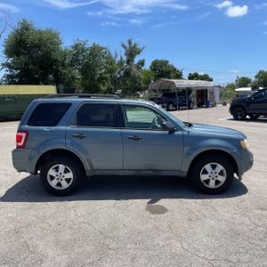 FORD ESCAPE XLT - 10