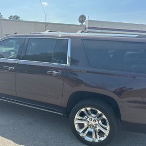 CHEVROLET SUBURBAN PREMIER - 6