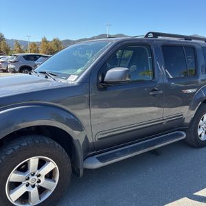 2012 Nissan PATHFINDER SV 照片 2