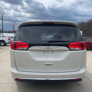 CHRYSLER PACIFICA TOURING - 7