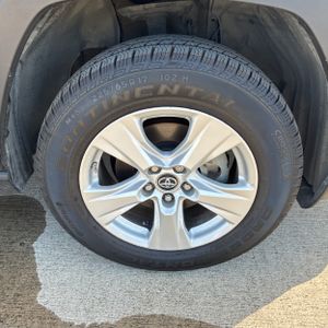 صورة مصغرة 20 لـ 2019 Toyota RAV4 XLE