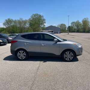 HYUNDAI TUCSON LIMITED - 10