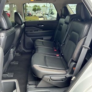 2022 Nissan PATHFINDER SL — фото 32
