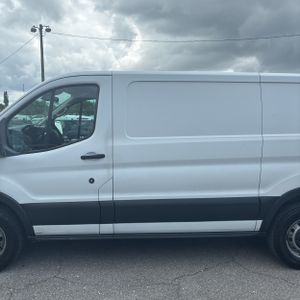 FORD TRANSIT 150 - 4