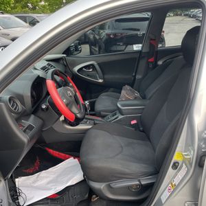 2012 Toyota RAV4 SPORT thumbnail 32