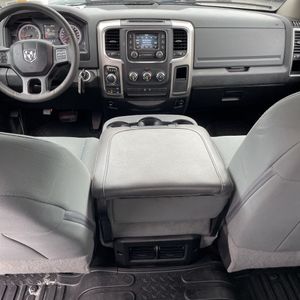 صورة مصغرة 36 لـ 2019 RAM 1500 CLASSIC SLT