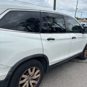 HONDA PILOT LX - 8