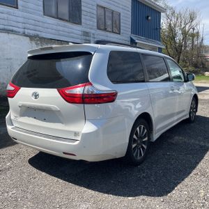 TOYOTA SIENNA - 8