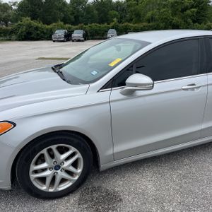 FORD FUSION SE - 2