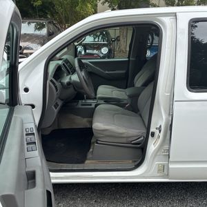 2012 Nissan FRONTIER SV — миниатюра 32