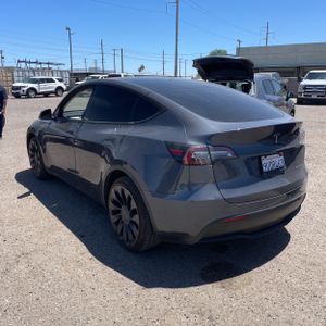 TESLA MODEL Y LONG RANGE - 5