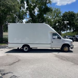 FORD E-350 CUTAWAY - 10