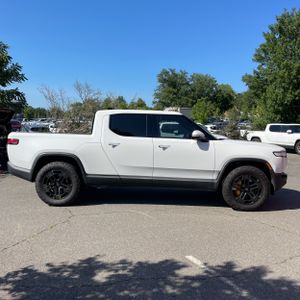 صورة 10 لـ 2022 Rivian R1T ADVENTURE
