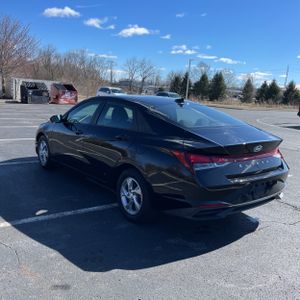 HYUNDAI ELANTRA SE - 6