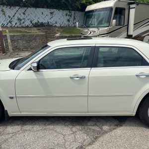 2005 Chrysler 300 C — фото 4
