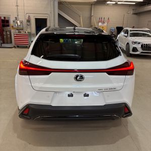 LEXUS UX 250H F SPORT HANDLING - 7