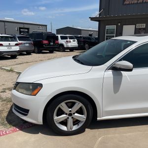 2013 Volkswagen PASSAT SE 照片 2