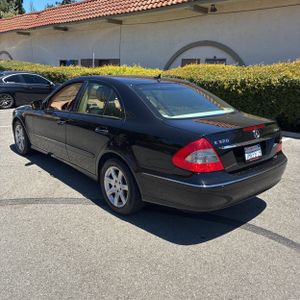 صورة 4 لـ 2008 Mercedes-BENZ E-CLASS