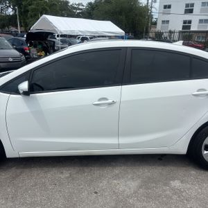 2016 KIA FORTE LX photo 4