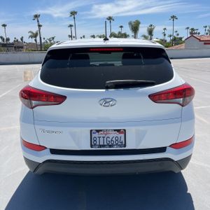 HYUNDAI TUCSON SE - 7