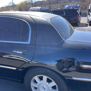 LINCOLN TOWN CAR EXECUTIVE - 6