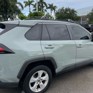 صورة 9 لـ 2021 Toyota RAV4 HYBRID XLE