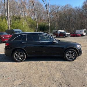 MERCEDES-BENZ GLC - 10