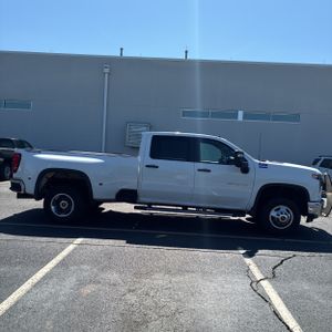 CHEVROLET SILVERADO - 10
