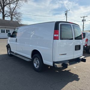 CHEVROLET EXPRESS 2500 - 5