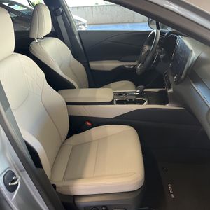 صورة مصغرة 31 لـ 2023 Lexus RX 350 PREMIUM