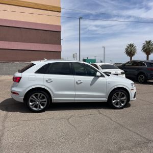 AUDI Q3 2.0T PREMIUM - 10