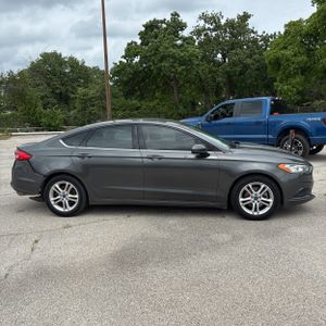 FORD FUSION SE - 10