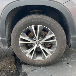 صورة مصغرة 20 لـ 2017 Toyota HIGHLANDER LE