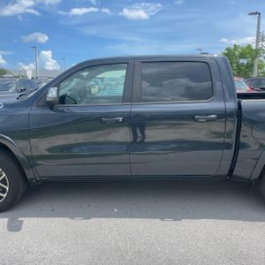2026 RAM 1500 LARAMIE CREW CAB 4X4 5'7" BOX — фото 4