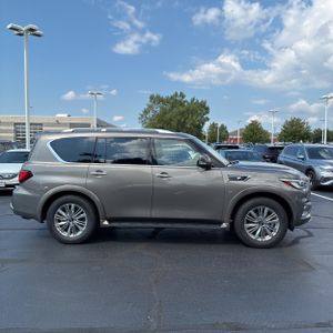2019 Infiniti QX80 LUXE — фото 10